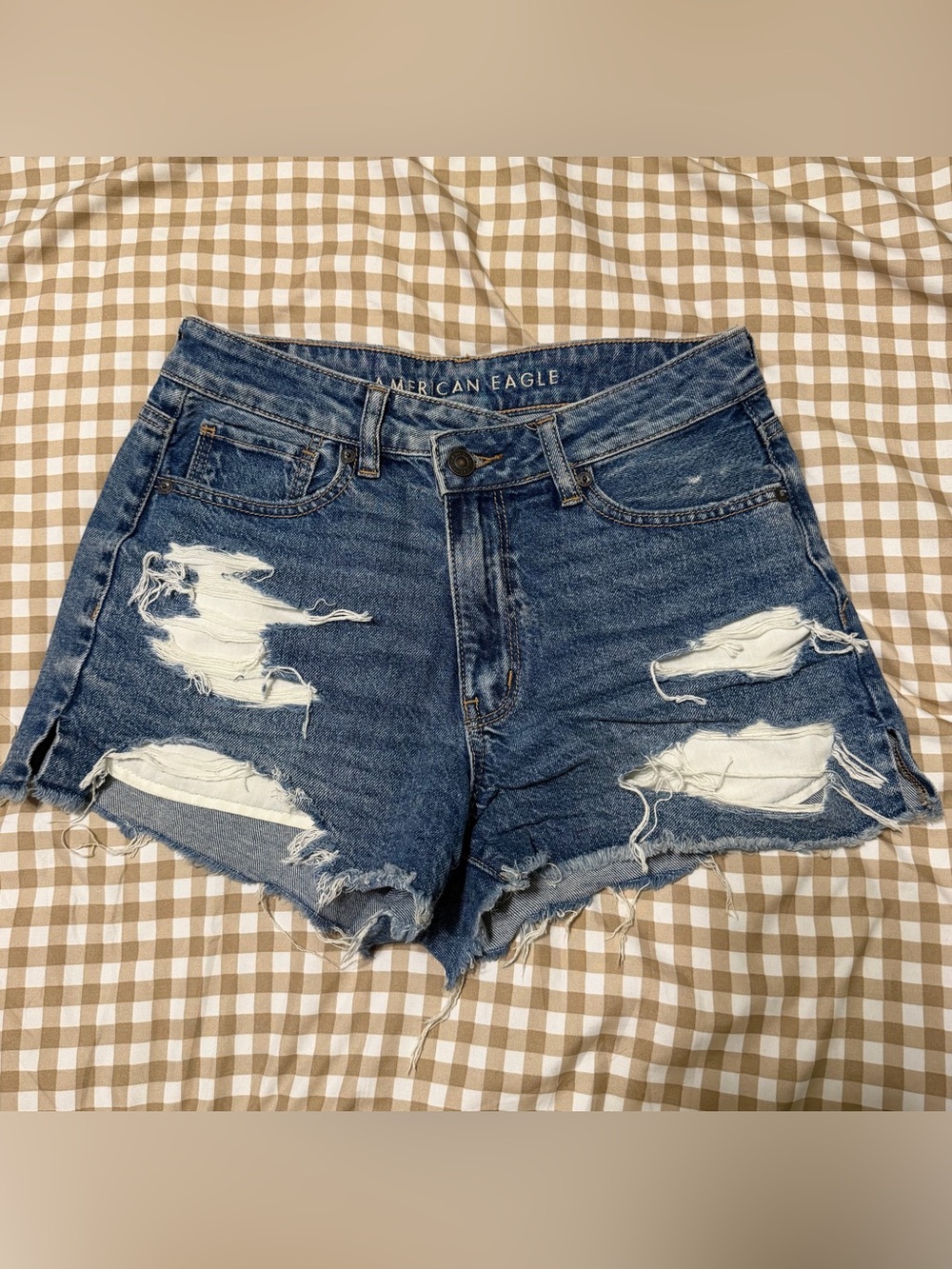 Newer American Eagle Strigid Distressed Denim Shorts Raw Hem Women’s Size 4